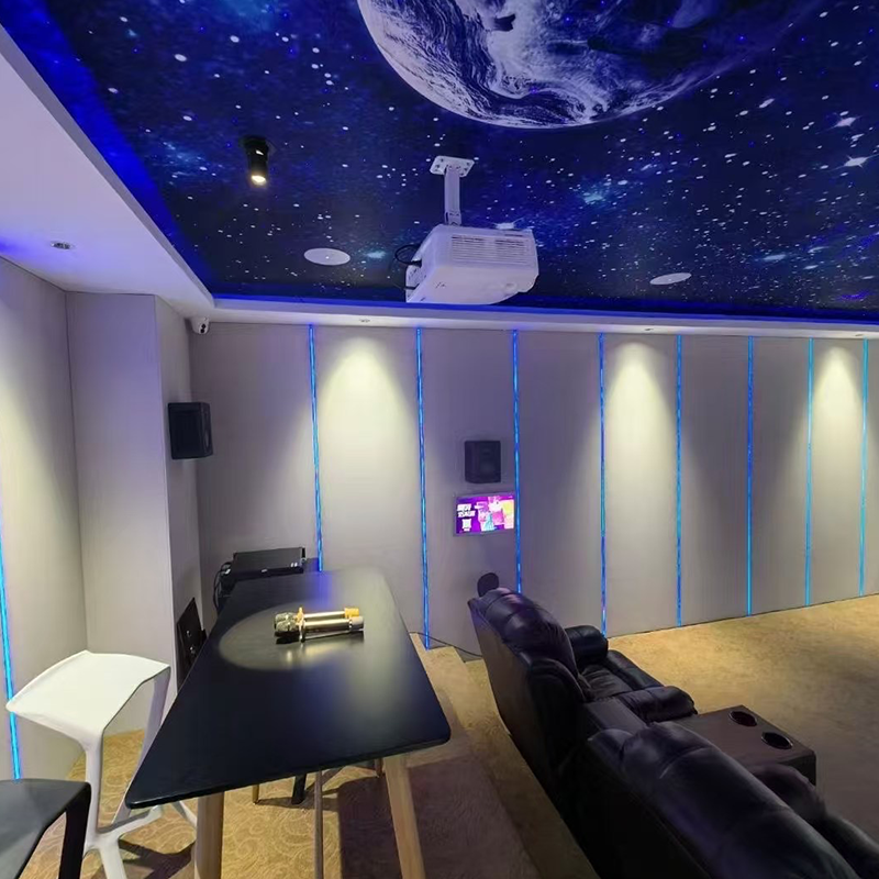 Arredamento d'interni con pannelli murali fonoassorbenti rivestiti in tessuto, adatti per alberghi